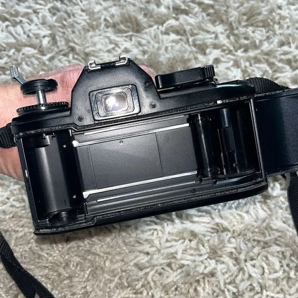Vintage Nikon EM, interchangeable lenses, 35mm Single SLR F = 28–70 MM Marco Len